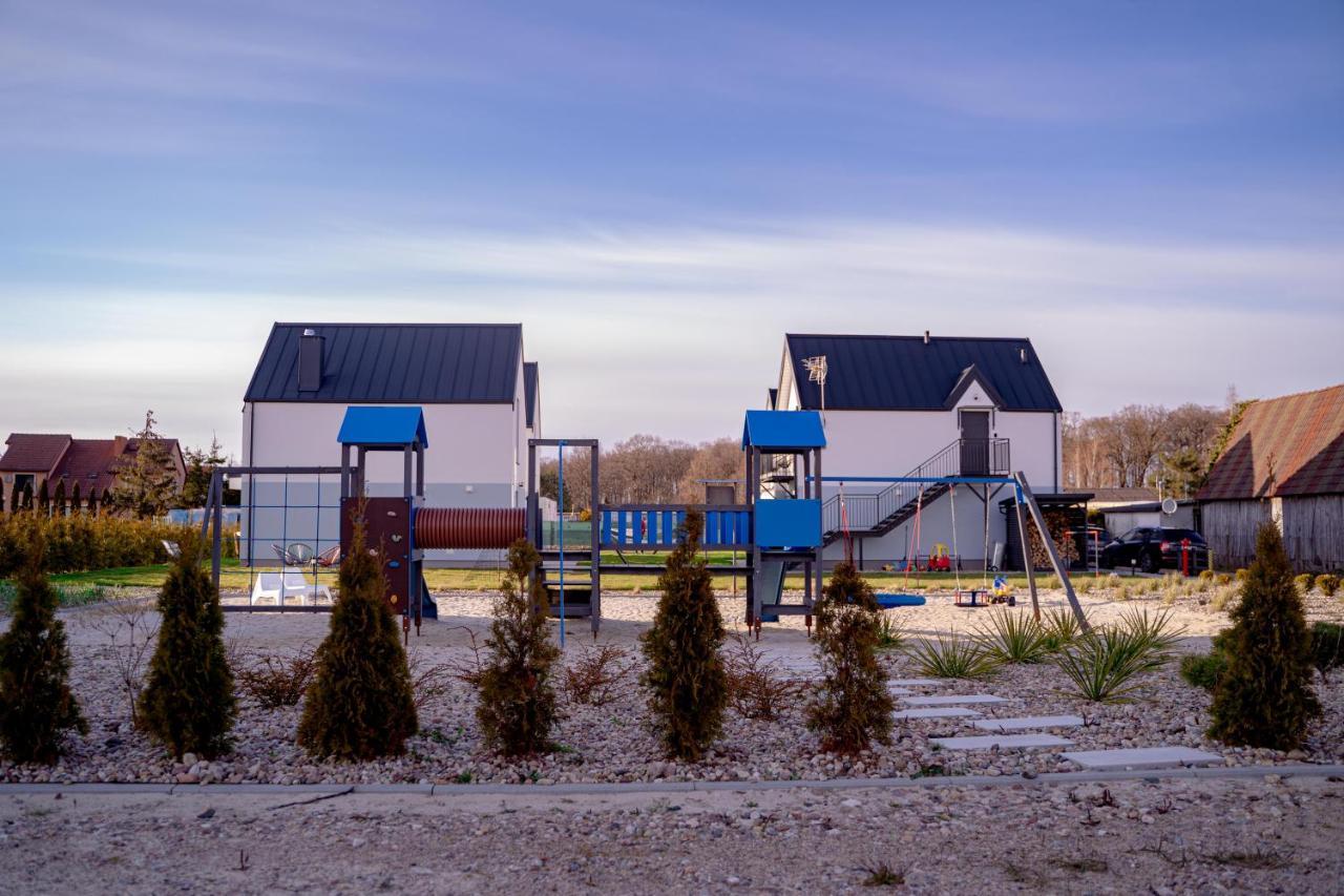 Siedlisko Na Wydmach, Domki Klimatyzowane Leba Luaran gambar